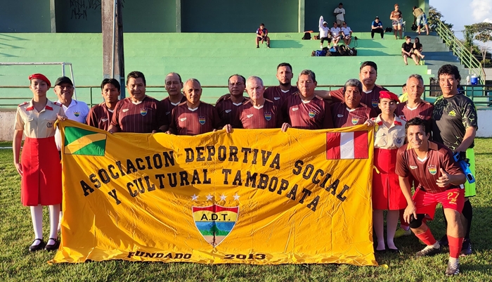 02 Pelada dos Amigos e Asociacion Tambopata realizam amistoso de futebol promovendo integração esportiva entre Brasil e Peru