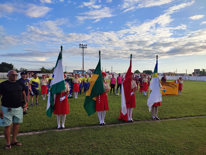 30b381db-1a65-492c-aa03-d30804f57c59 Pelada dos Amigos e Asociacion Tambopata realizam amistoso de futebol promovendo integração esportiva entre Brasil e Peru
