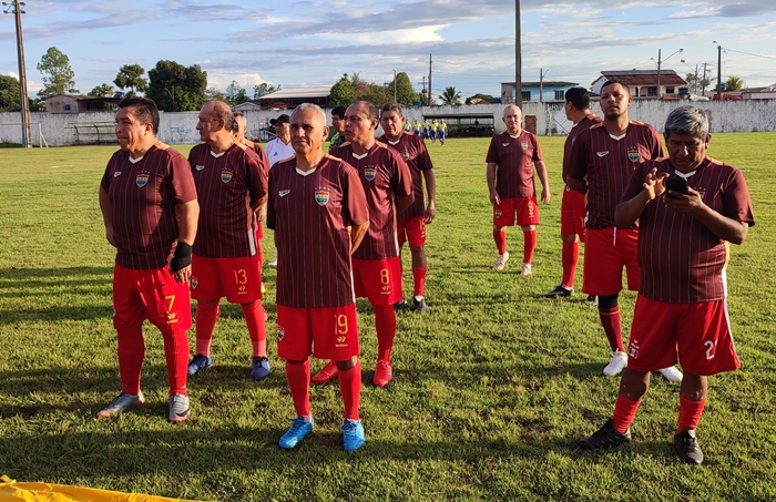 55c1fddd-5ba3-4ff5-84d2-97a7f90df070 Pelada dos Amigos e Asociacion Tambopata realizam amistoso de futebol promovendo integração esportiva entre Brasil e Peru