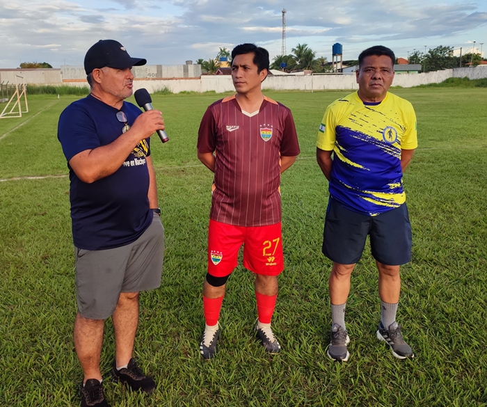 69984d4d-3f10-4524-b09b-0a99fbc603bd Pelada dos Amigos e Asociacion Tambopata realizam amistoso de futebol promovendo integração esportiva entre Brasil e Peru