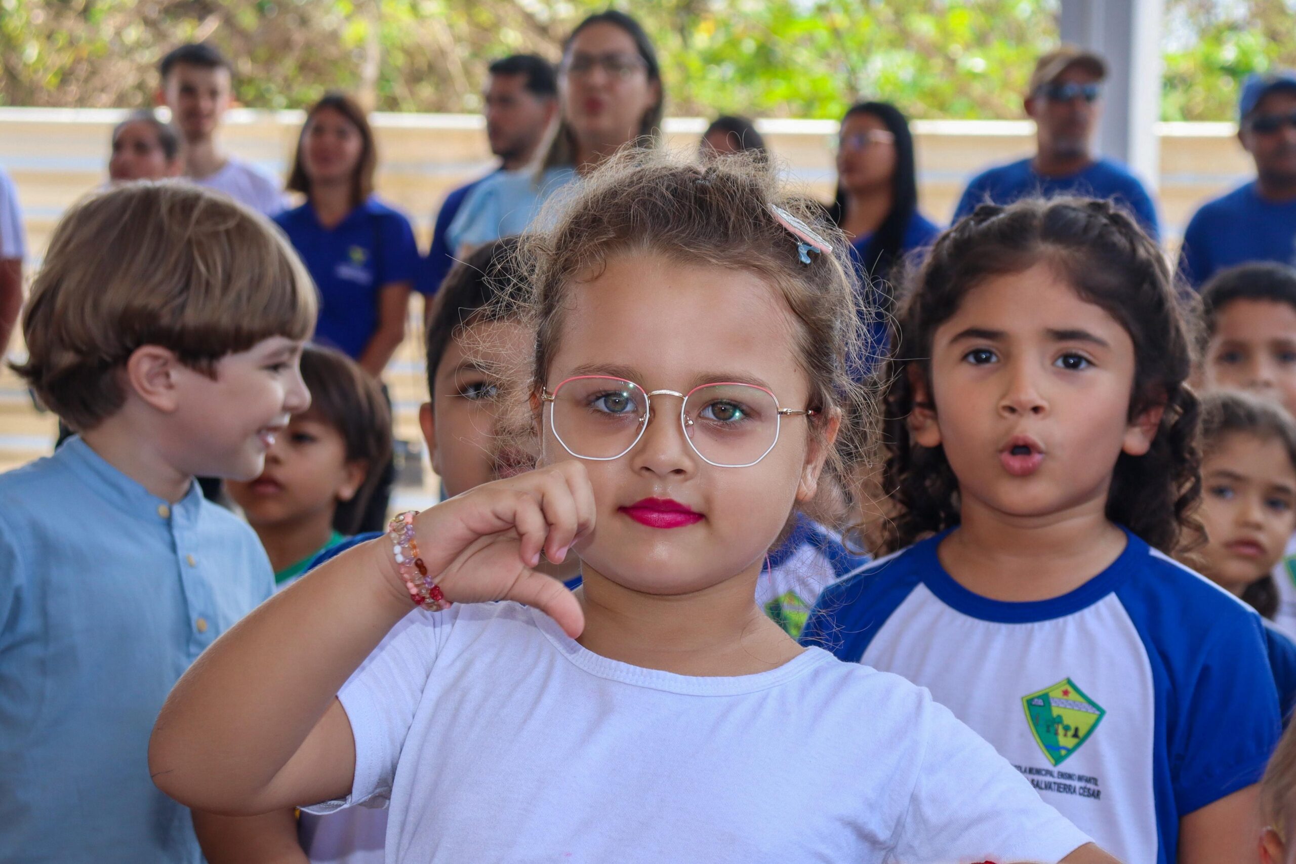e0e83f79-307a-439d-ba5c-687acbf78011-scaled Senador Petecão garante Espaço Recreativo para Escola Vitória Salvatierra Cesar em Brasiléia