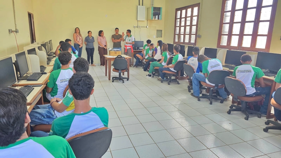 e1d966f2-356a-4f5b-801b-9517504b5b33 Escola Rural Luiz Gonzaga da Rocha firma parceria com Polo UAB de Brasiléia proporcionando aulas práticas de TI